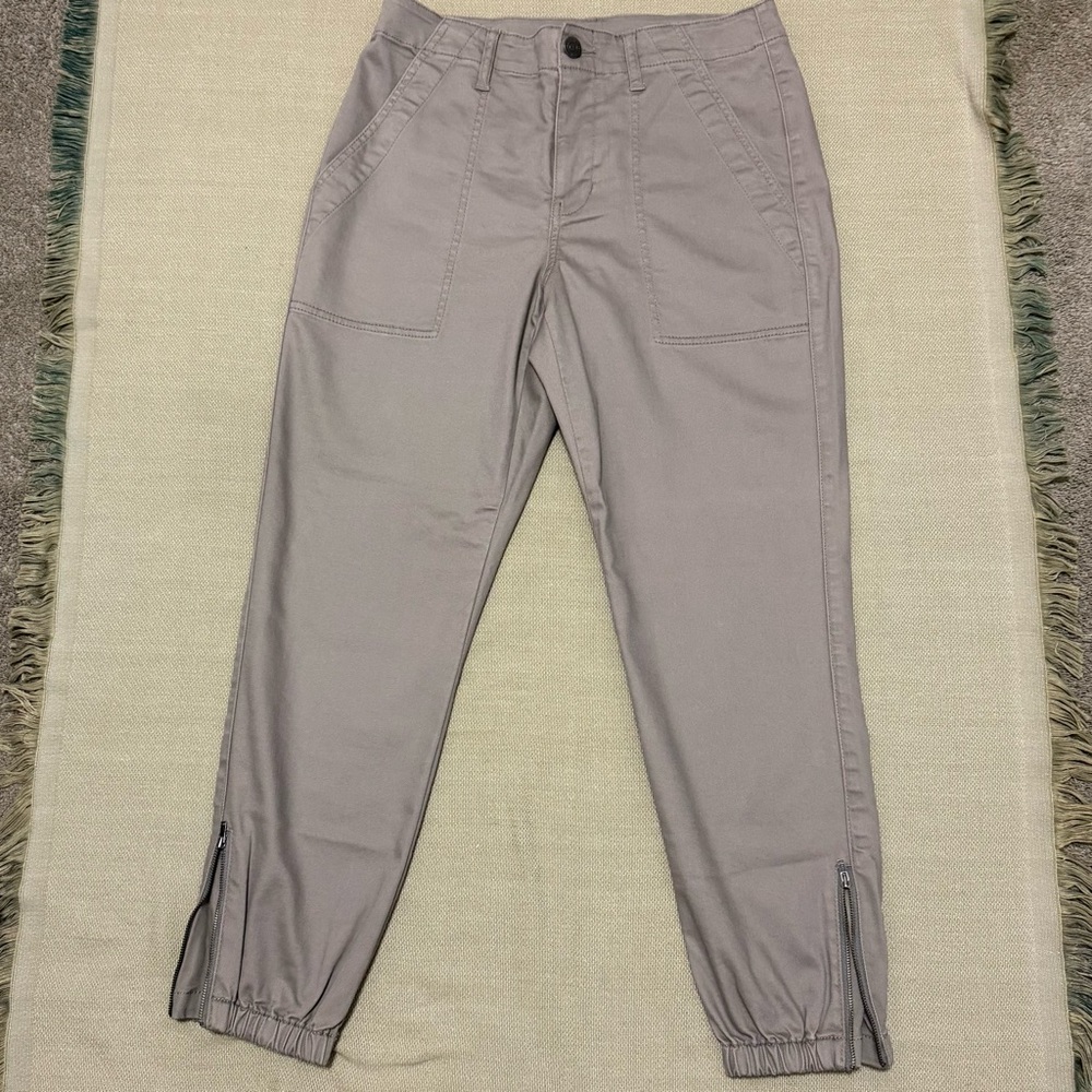 Women's Cabi #4697 NWOT Grey Compass Pants Size 6